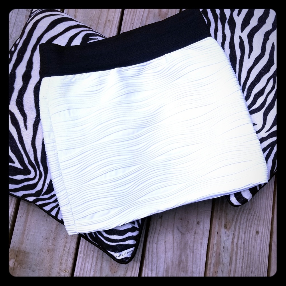 😎CHARLOTTE RUSSE PENCIL SKIRT